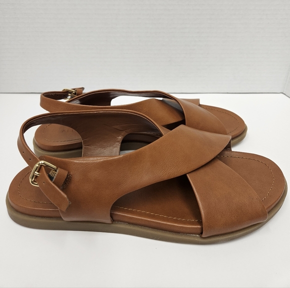 Elegant Tan Women's Sandals with Buckle - Picture 1 of 8